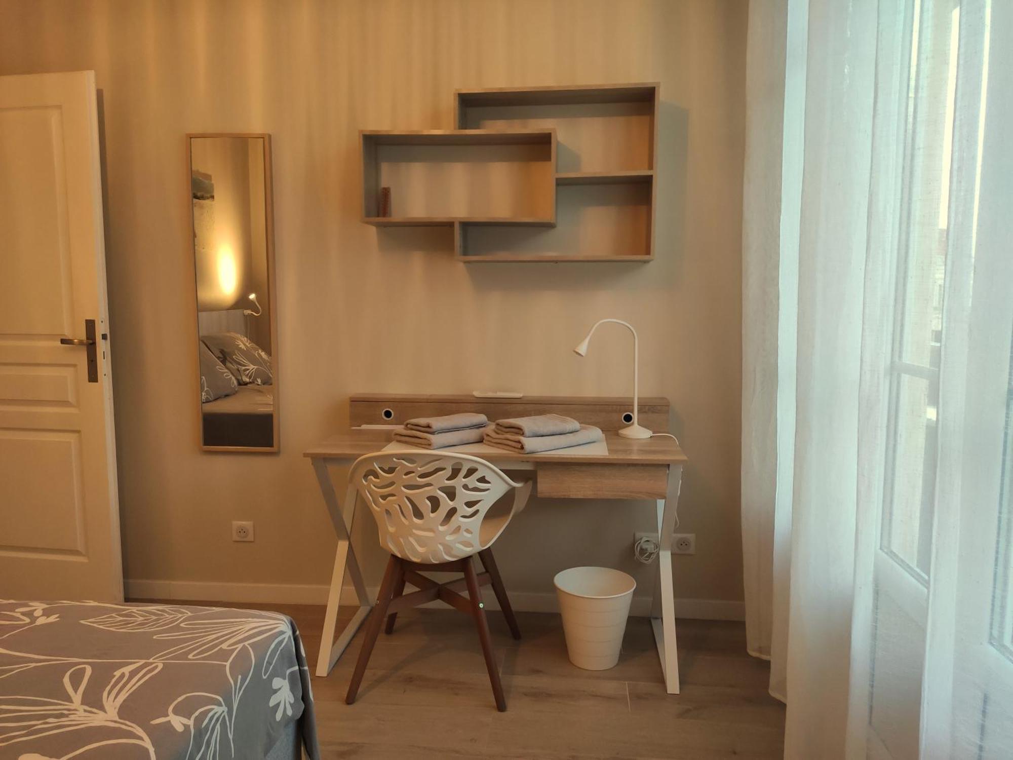 Superbe T3 Climatise - 62m2 - 4 Etoiles - Centre Historique Vue Port De Plaisance - Wifi - 5e Avec Ascenseur Apartment Toulon